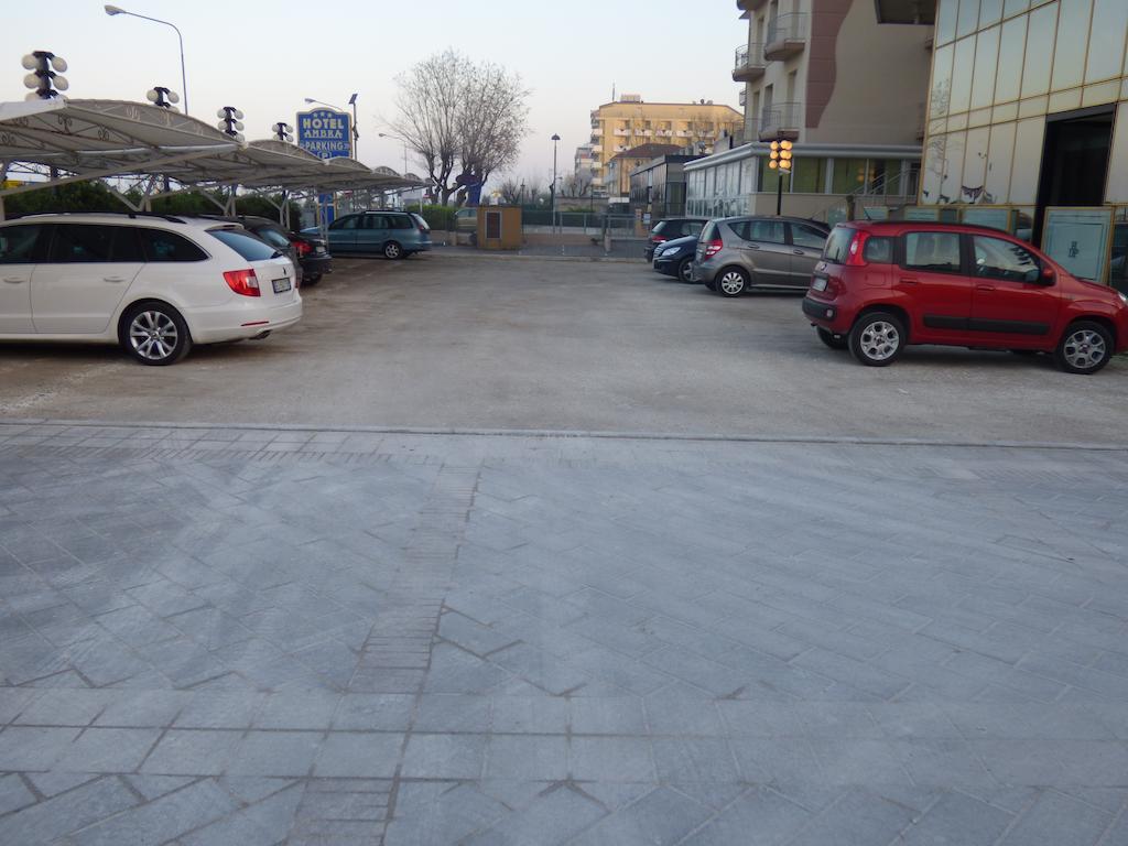Hotel Diplomat Palace Rimini Bagian luar foto