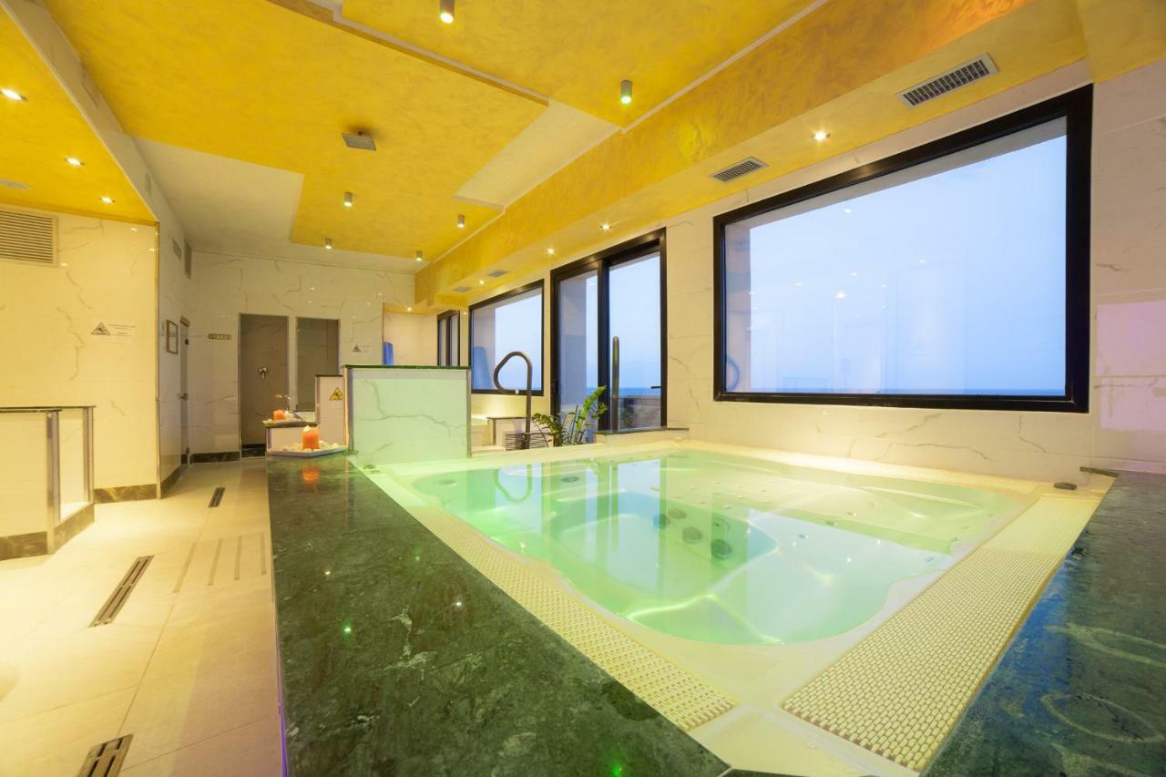 Hotel Diplomat Palace Rimini Bagian luar foto